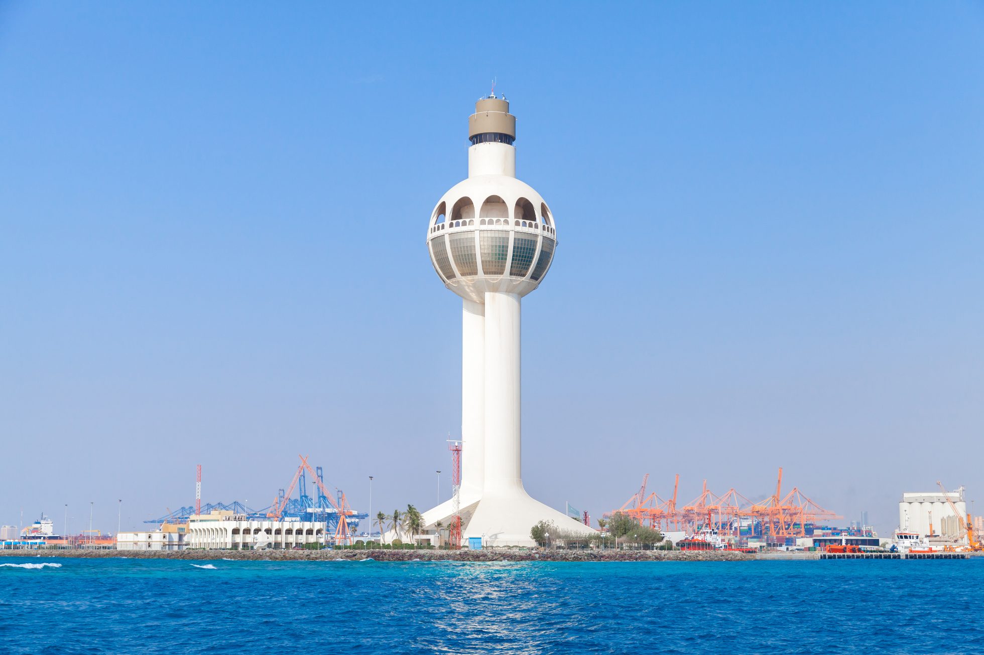 Wysoki budynek wieżowy w Jeddah, Arabia Saudyjska.