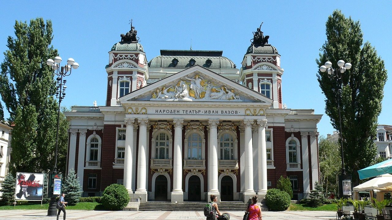 Fasada Teatru Narodowego w Sofii