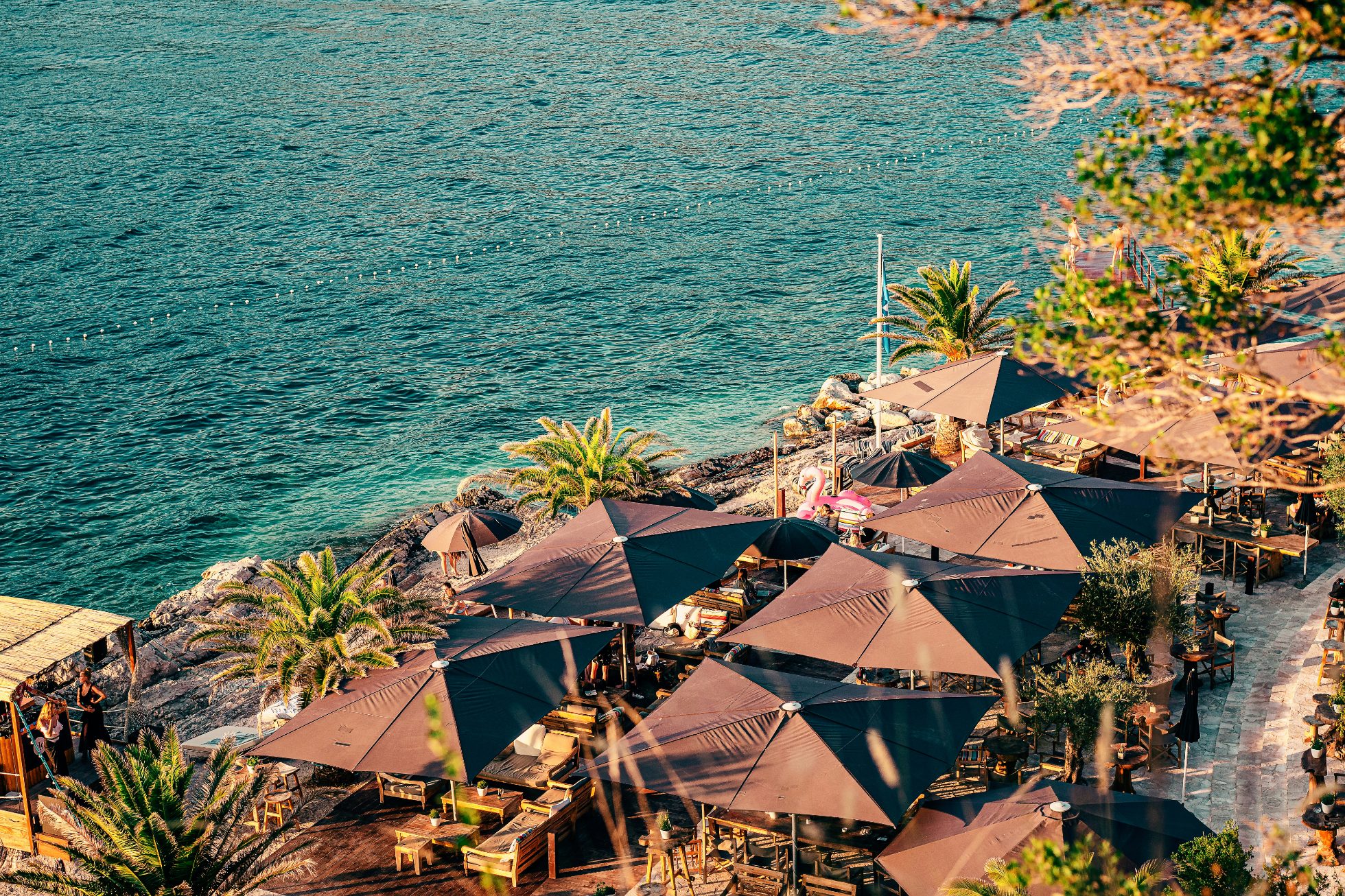 Bar na plaży w Dubrovniku, imprezowa Chorwacja