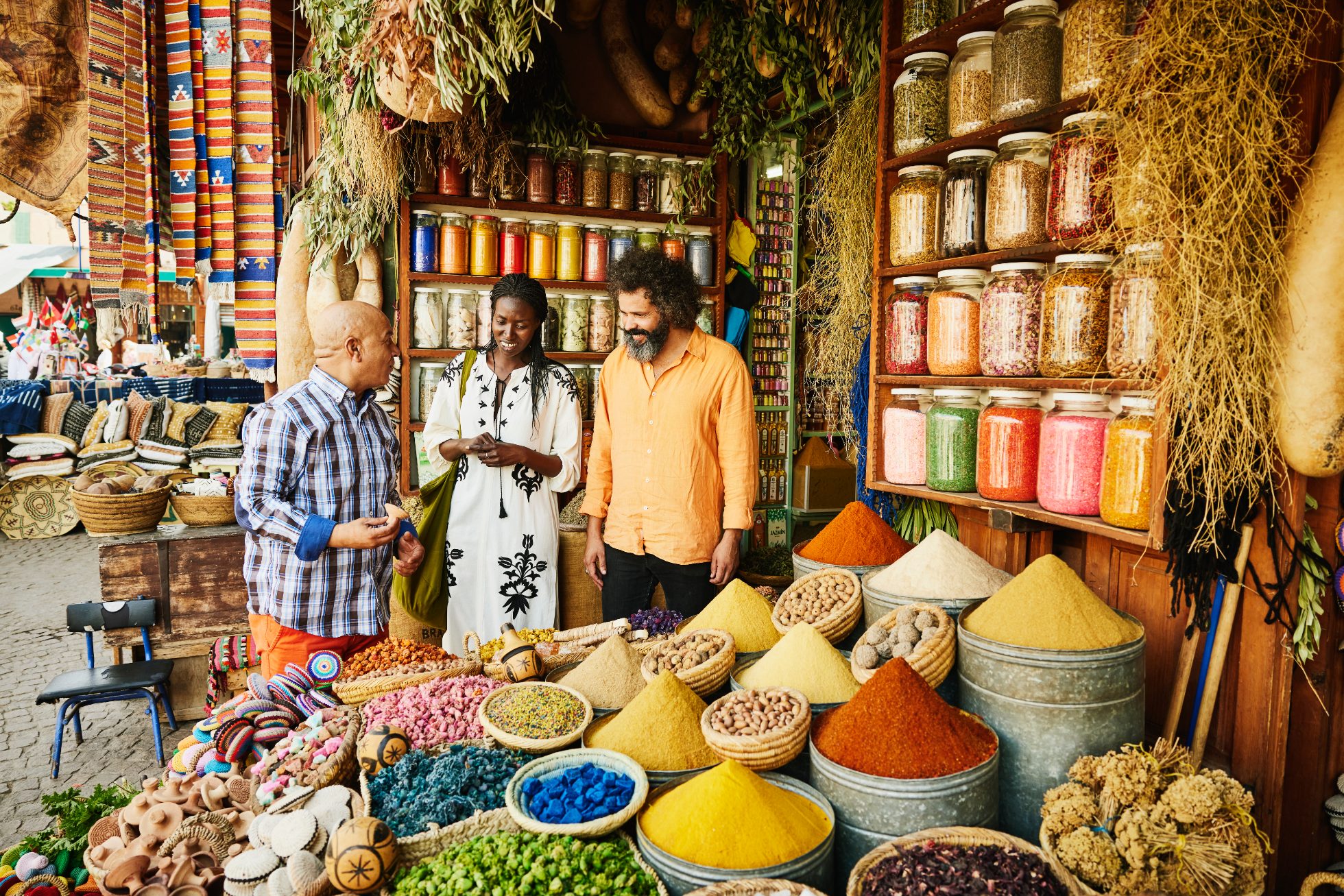 Przyprawy kolorowe na souku w Marrakeszu