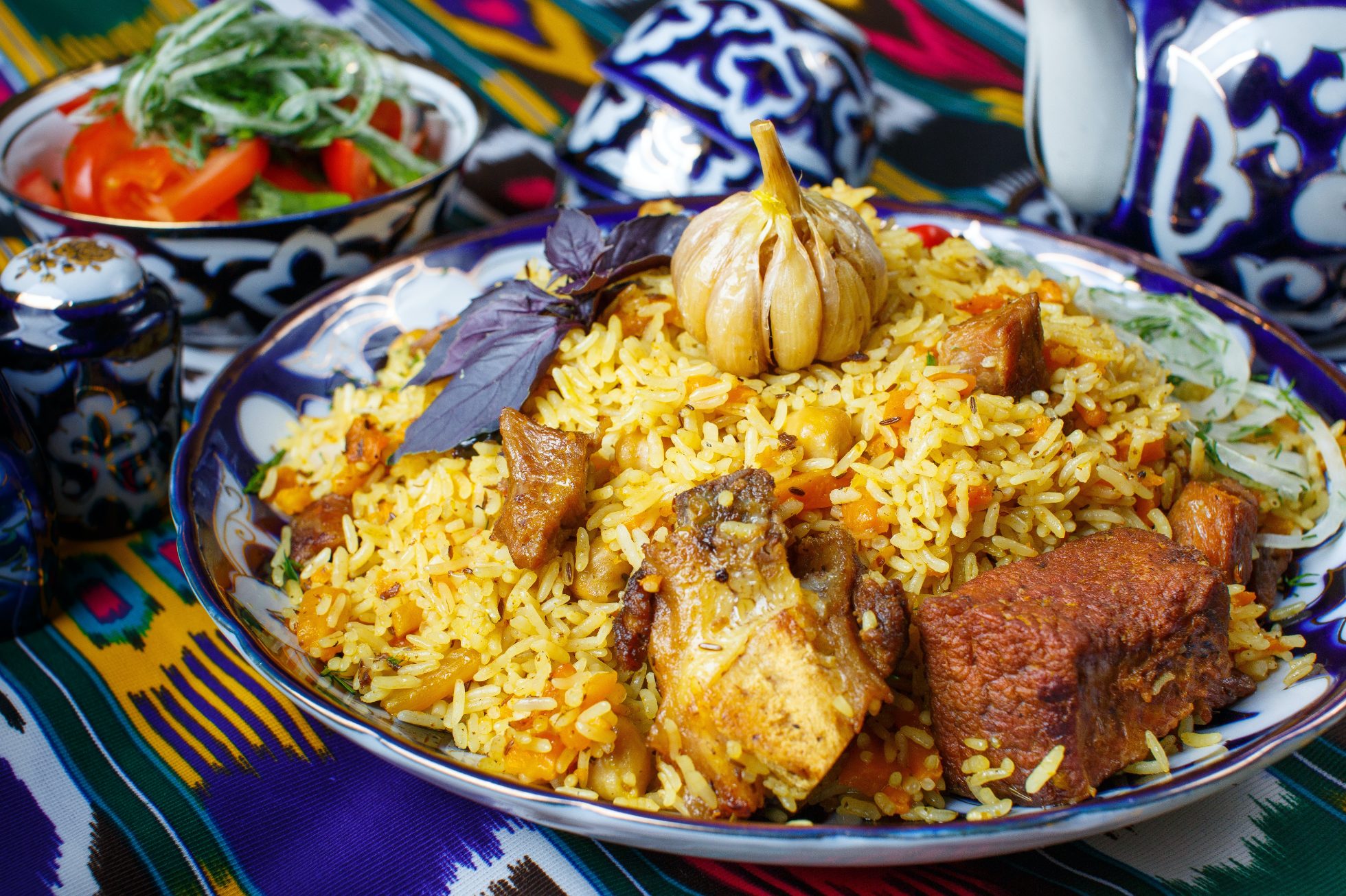 W Uzbekistanie należy zjeść plov - króla kuchni uzbeckiej.