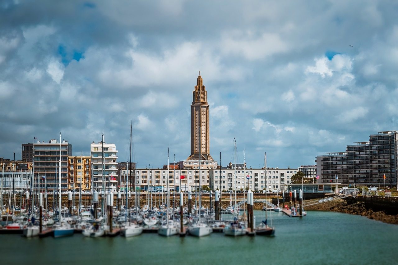 Port w miasteczku Hawr we francji, nietuzinkowe miejsca we Francji