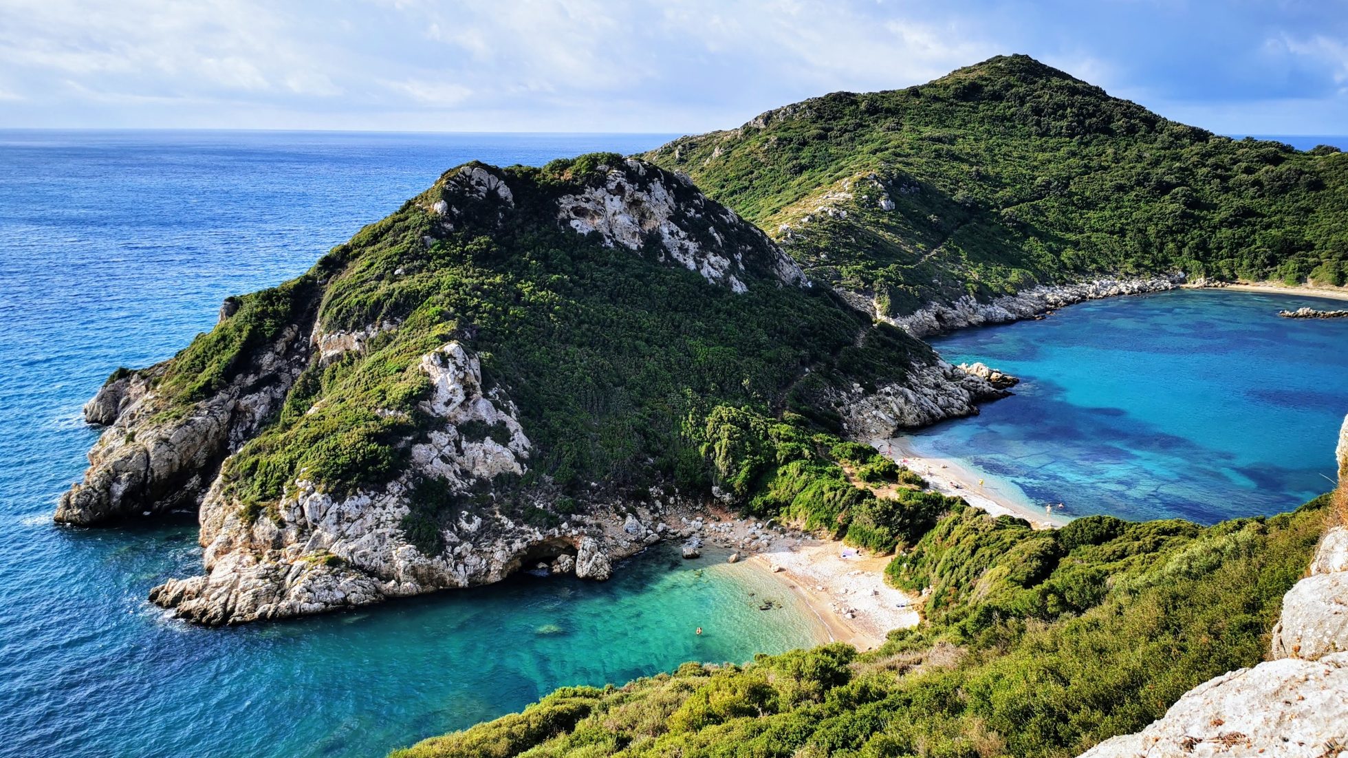 Schöner Strand in Korfu in Griechenland