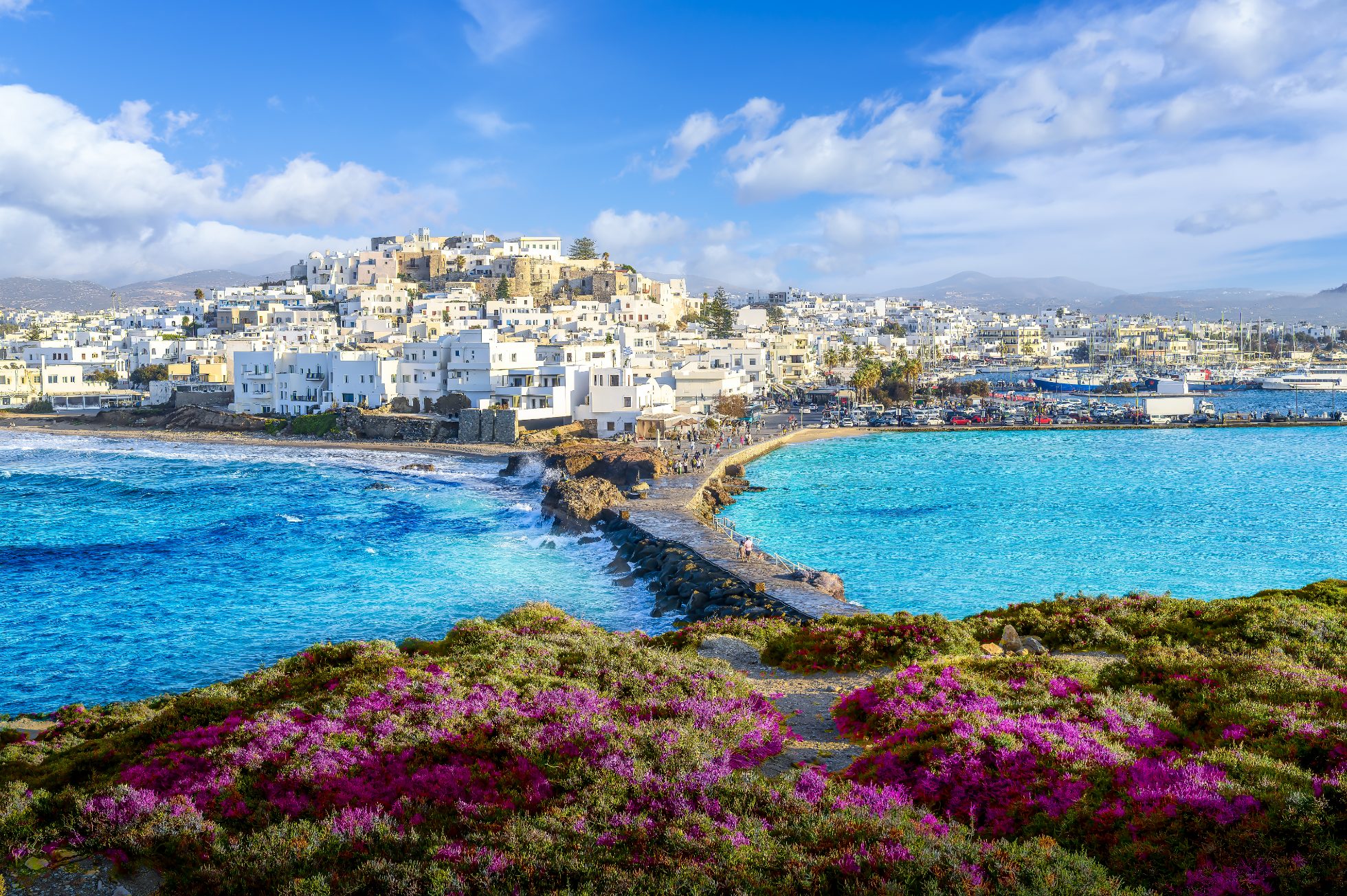 Panorama miasta Naxos Chora na wyspie Naksos, Grecja, Cyklady
