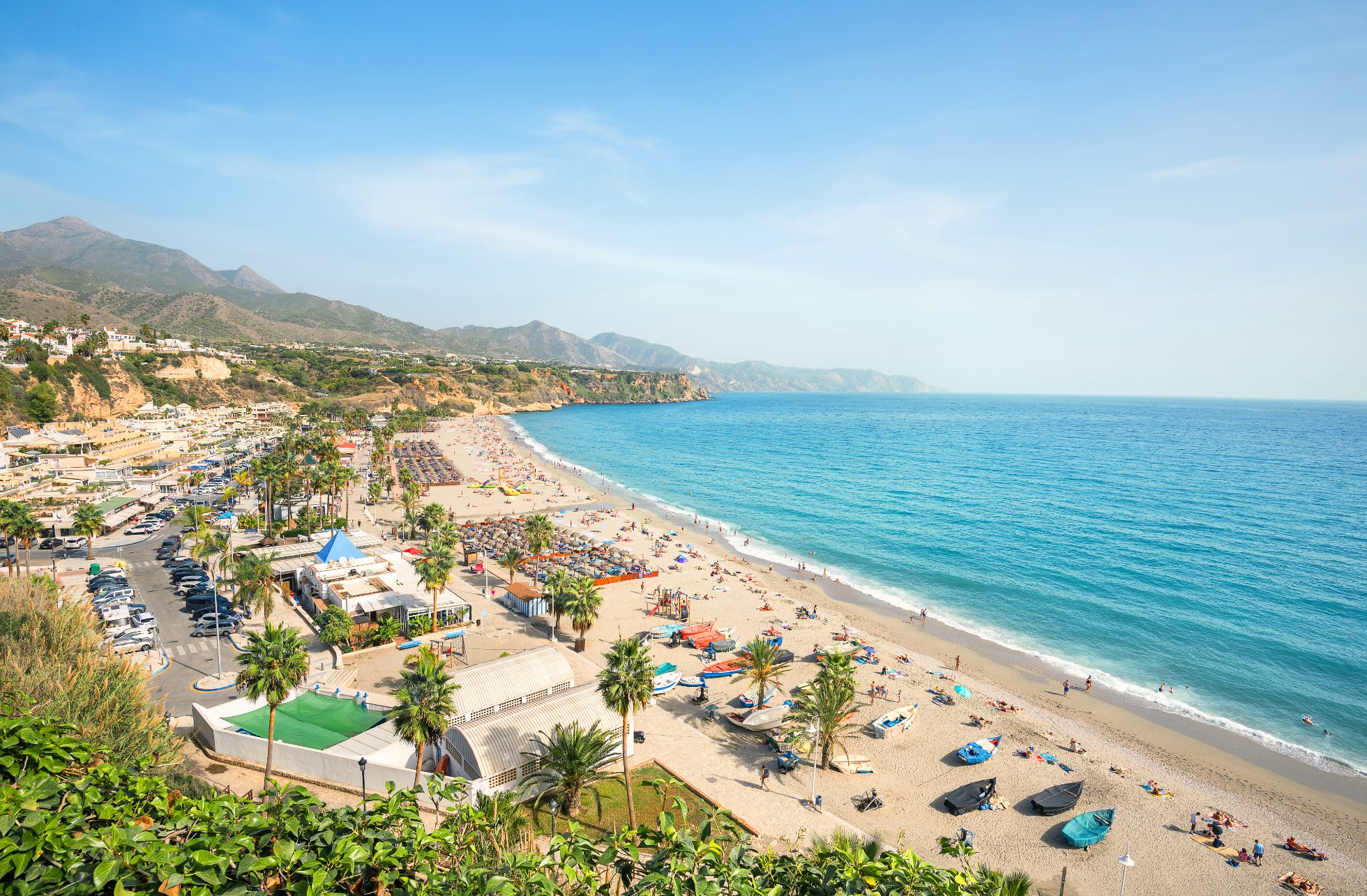 Widok z lotu ptaka na plaże Malagi.