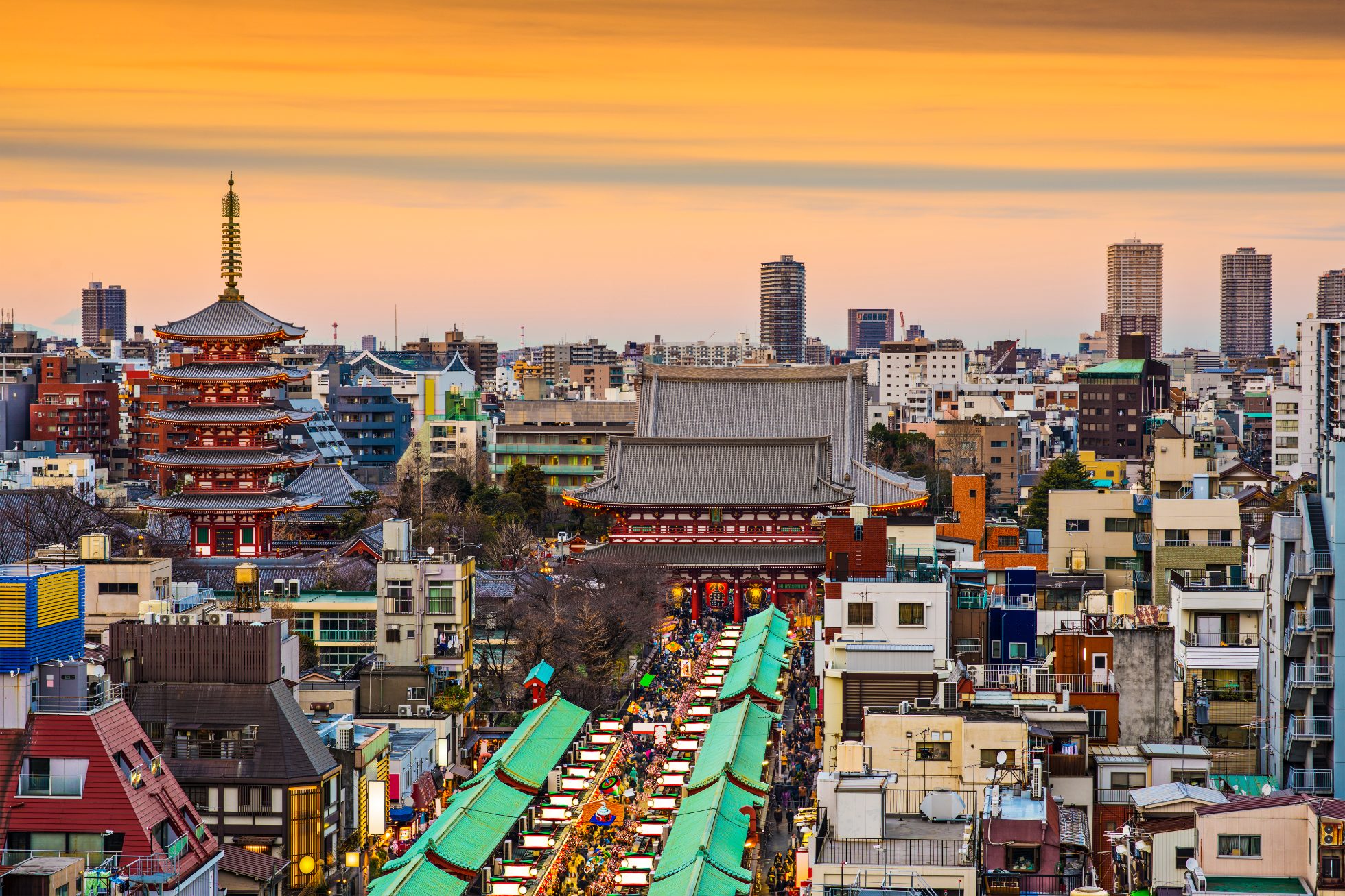 Asakusa, Tokio, Japonia – przy świątyni Senso-ji.