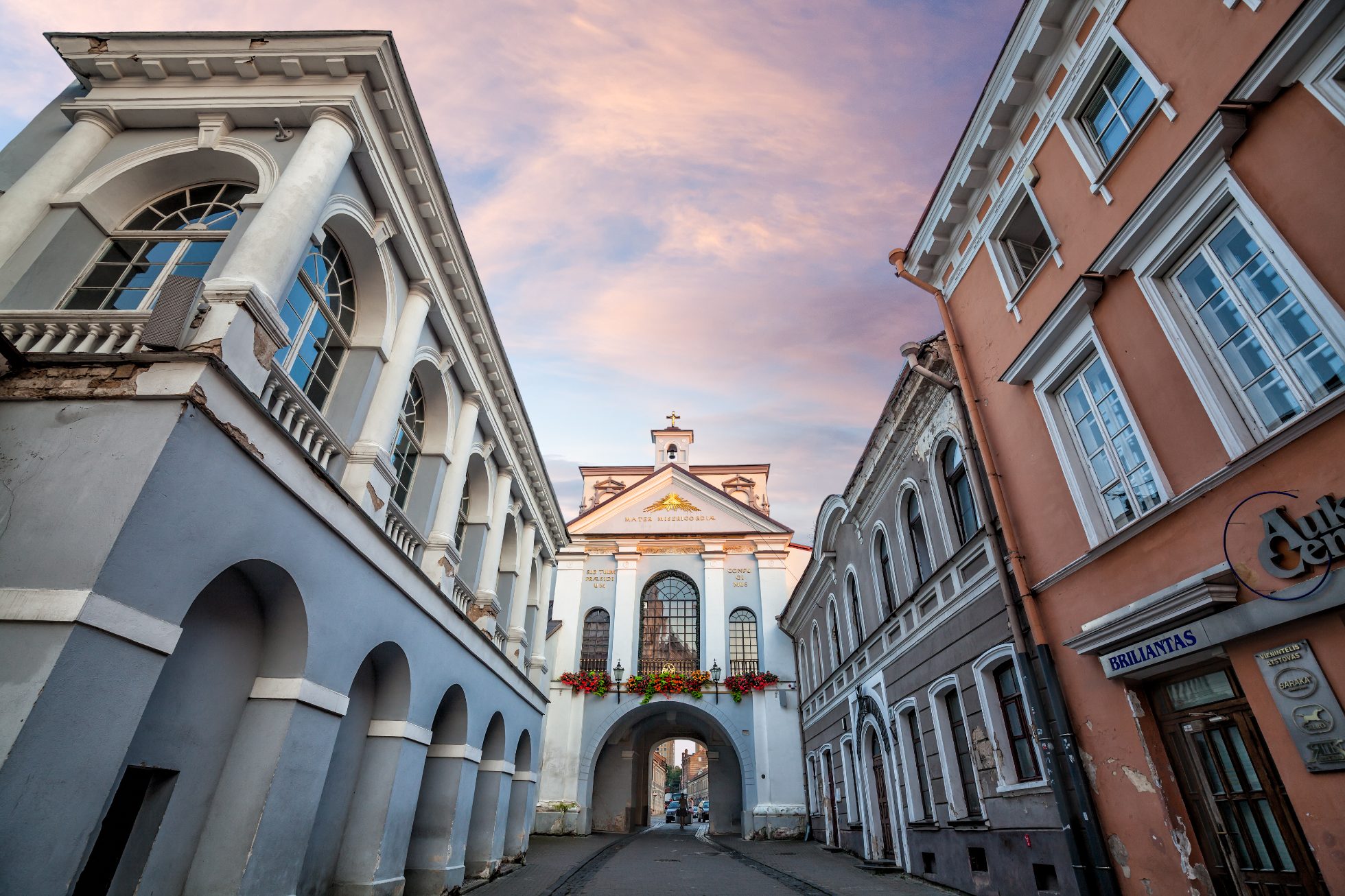 Ostra Brama o zachodzie słońca