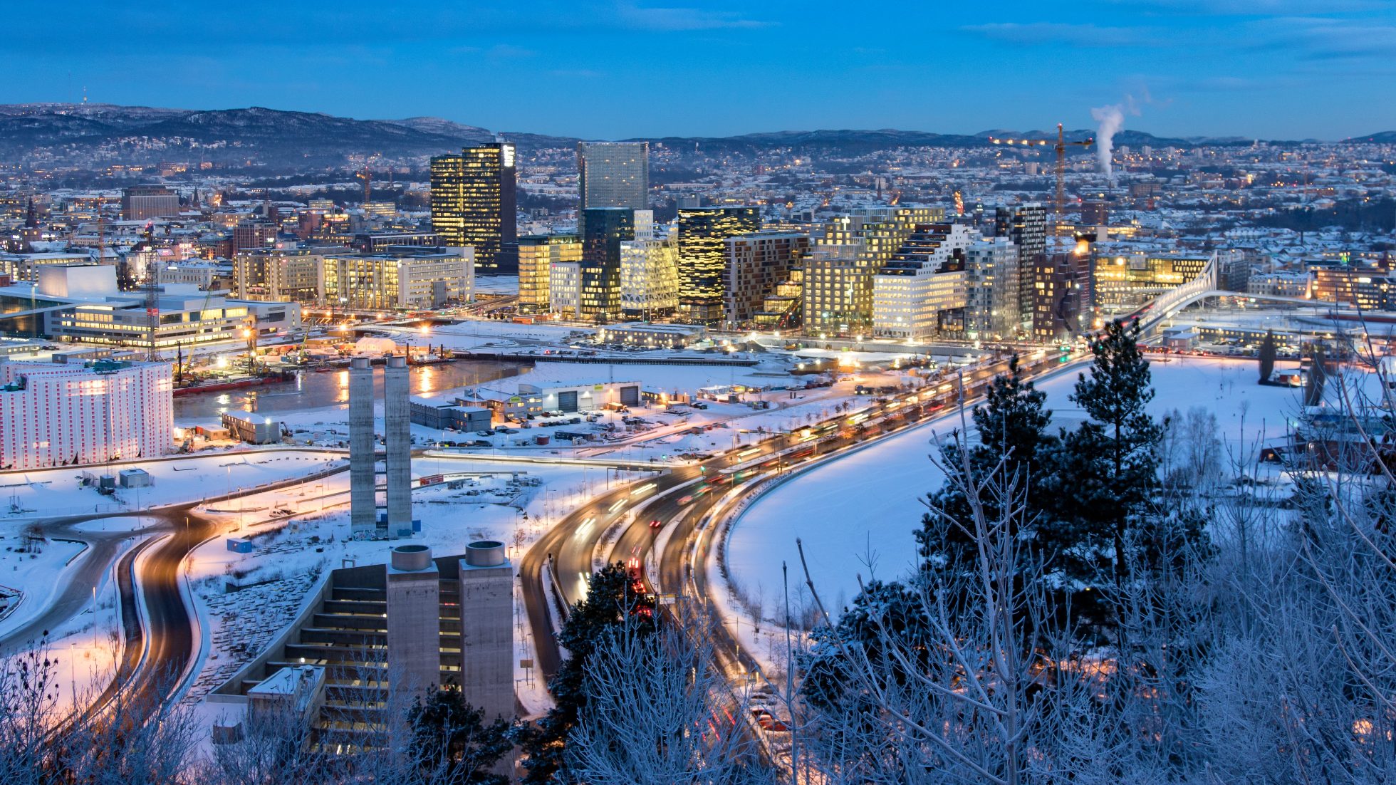 Horyzont Oslo w zimowy poranek