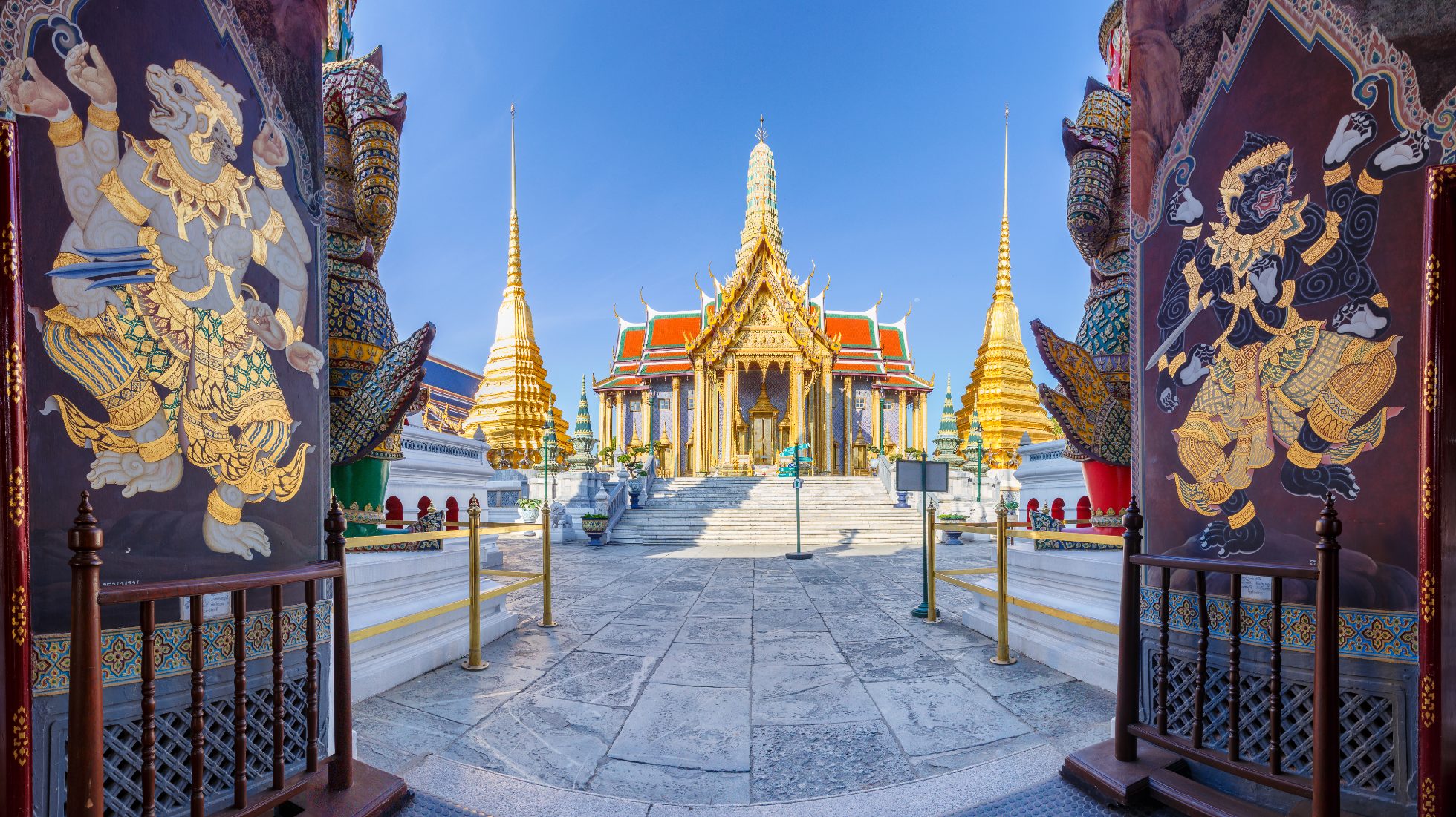 Starożytna świątynia Wat Phra Kaew w Bangkoku Thailand