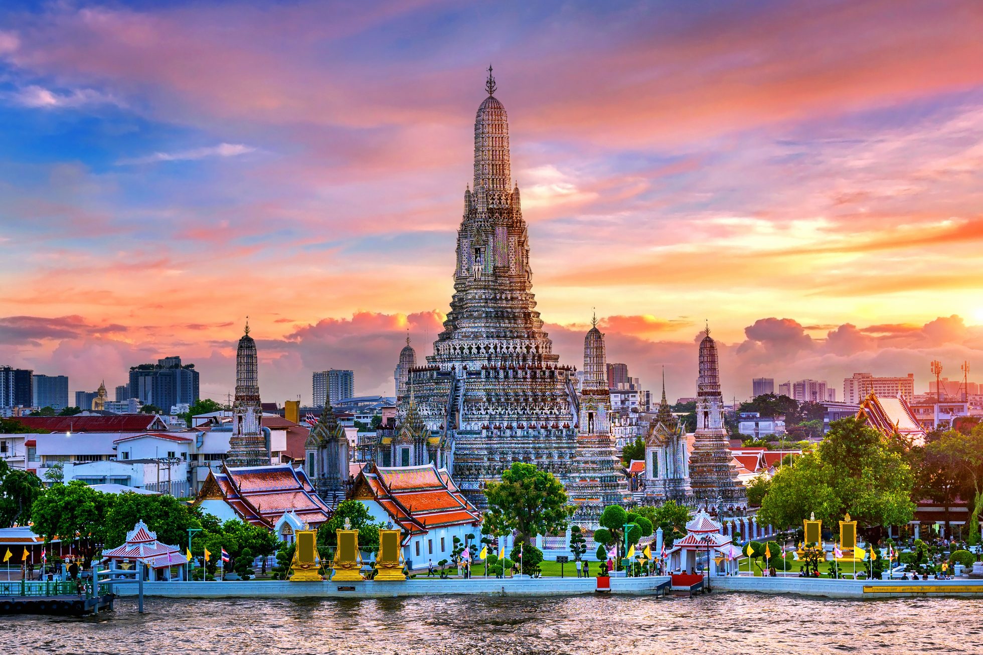 Wat Arun, Świątycznia