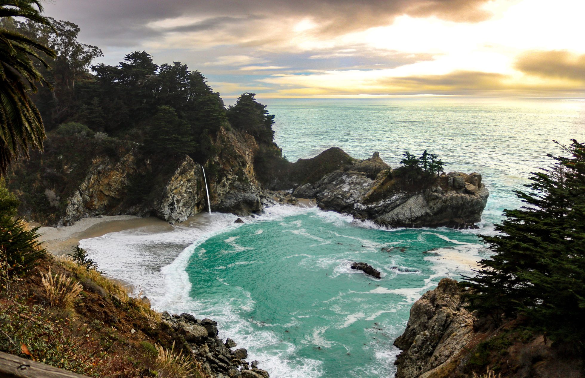 Wodospady McWay w Big Sur w Kalifornii