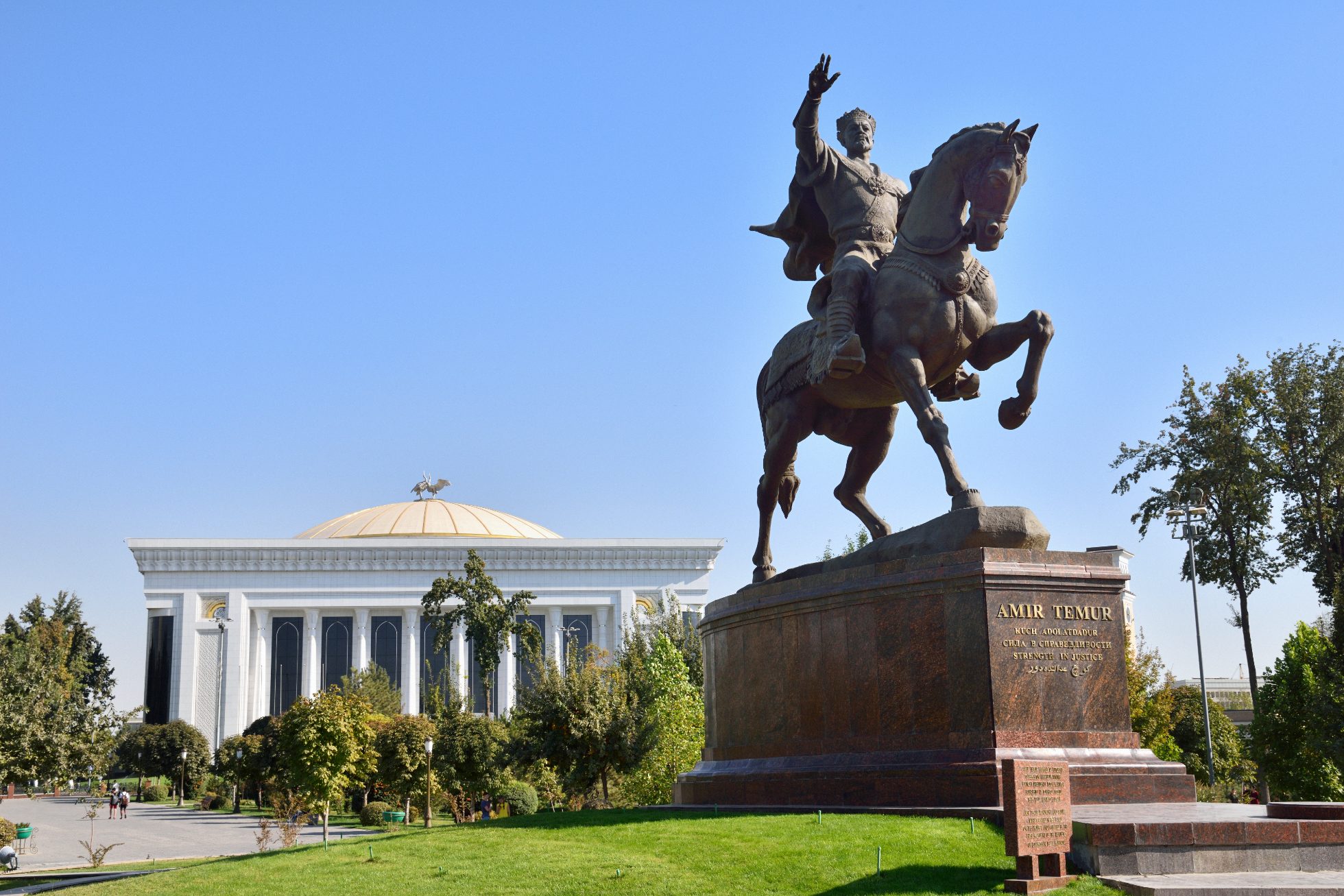 Uzbekistan, Taszkent, plac Amira Timura, równikowy posąg cesarza Amira Timura (Tamerlana), Taszkent atrakcje