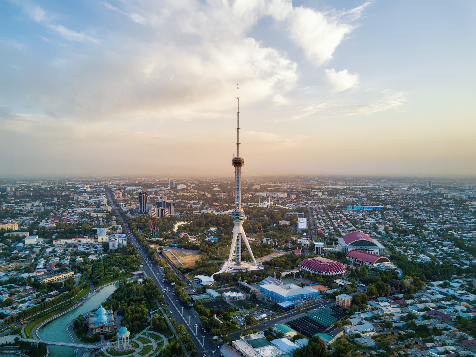 Widok na zabytkową architekturę w Tashkencie.