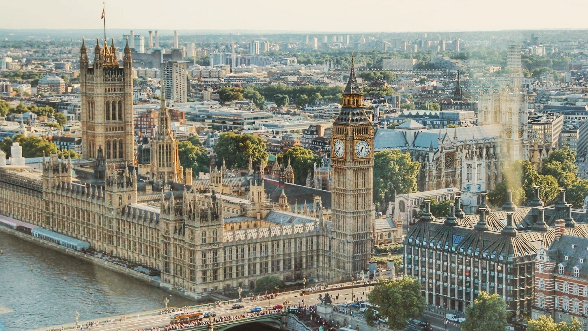 Cheap flights to London. Check out the cheapest airline tickets and book direct flights to London on LOT.com. Lowest Price Guarantee.