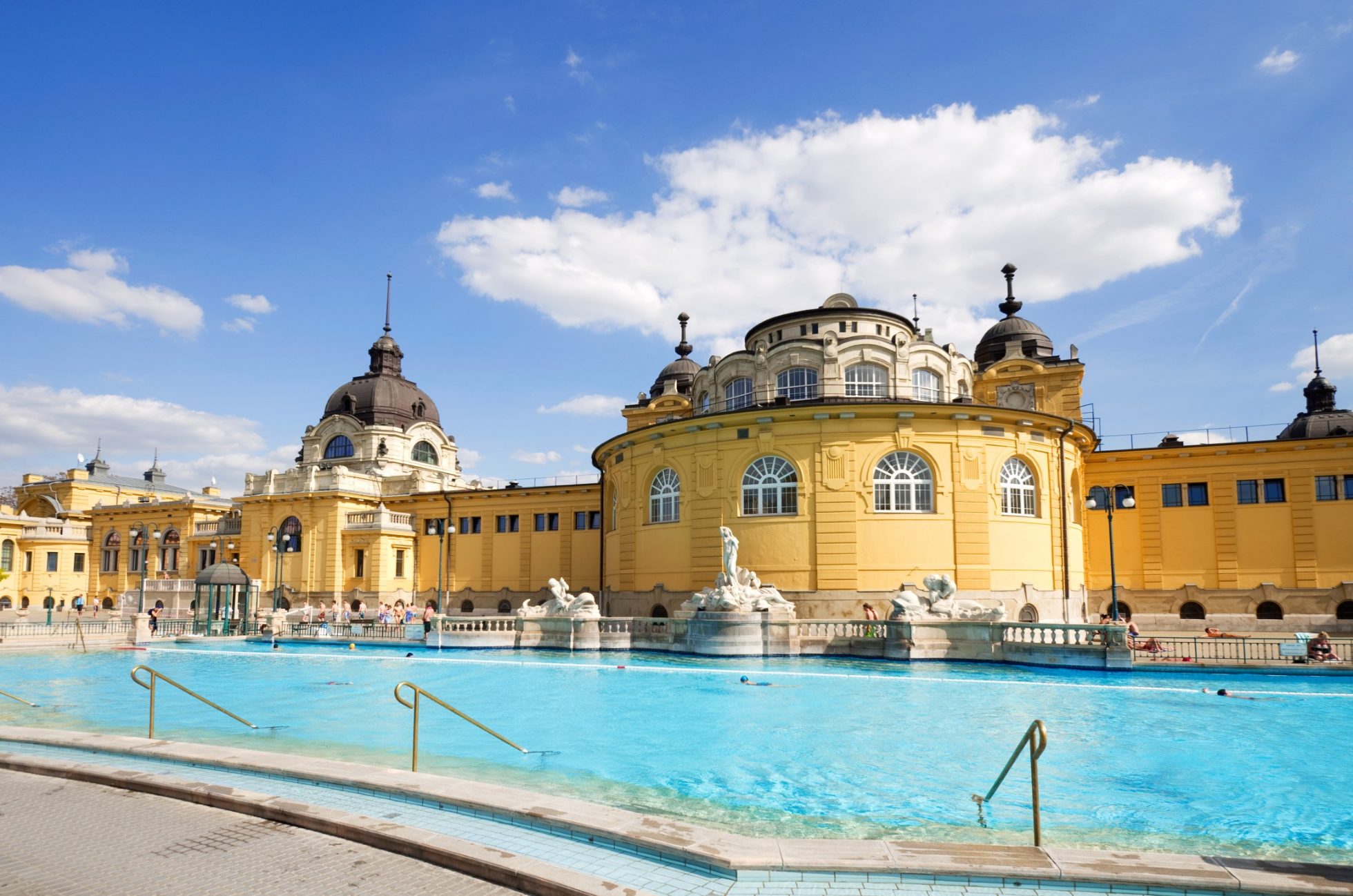 Budapeszt, stolica Węgier, miasto dla aktywnych, widok na Dunaj.