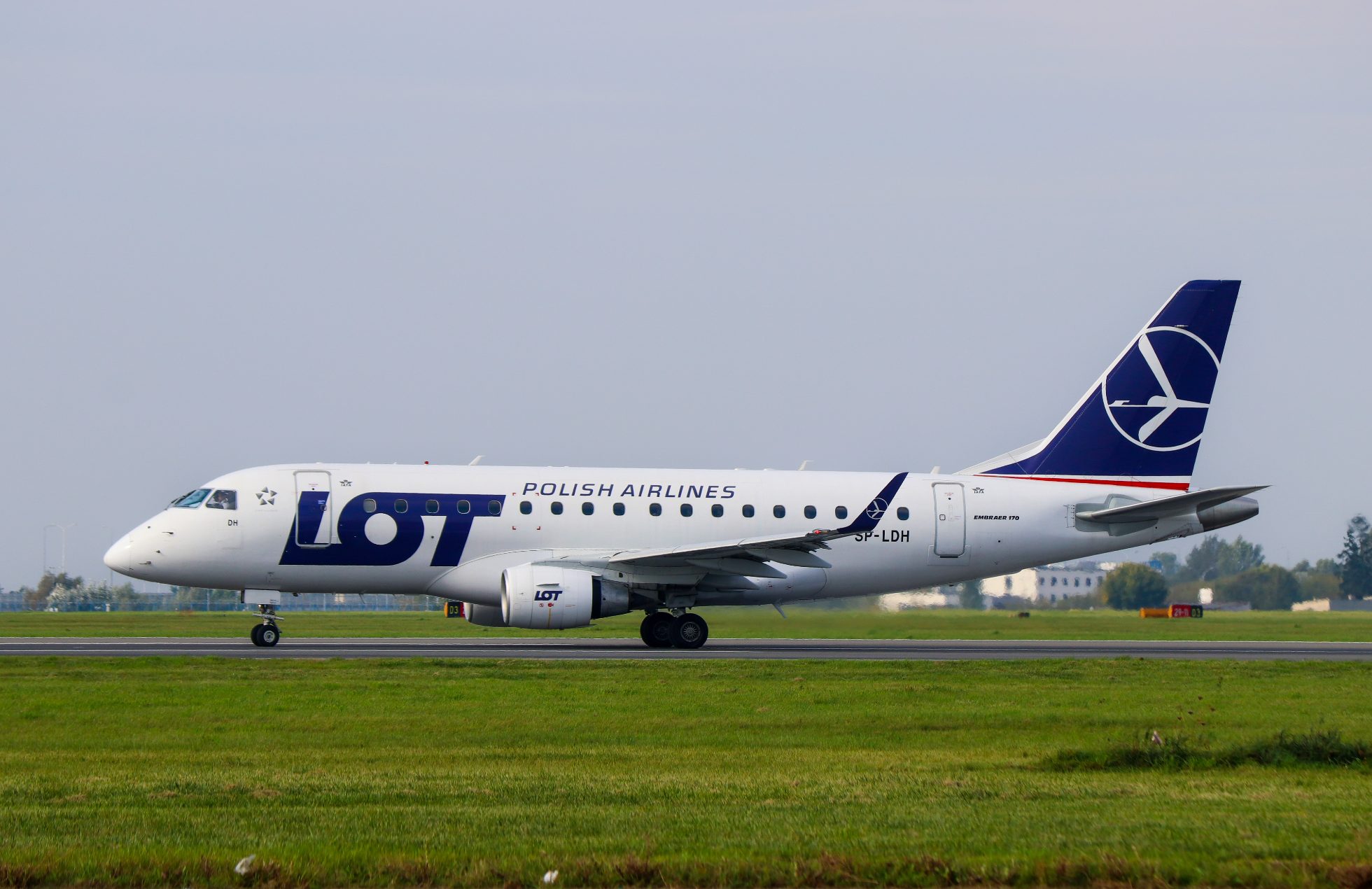 Embraer 170 na Lotnisku Chopina