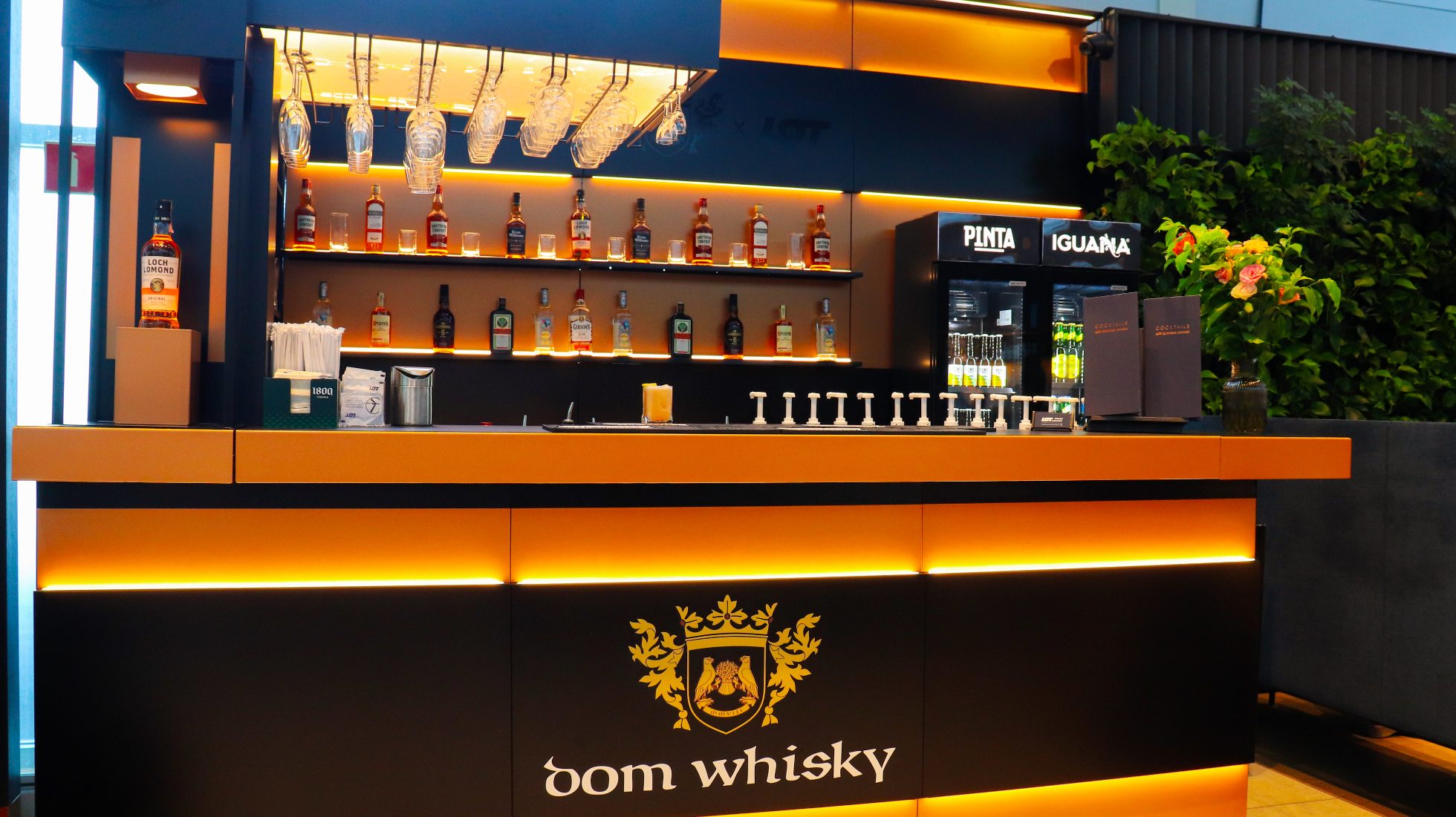 Bar DOM Whisky w LOT Business Lounge Polonez