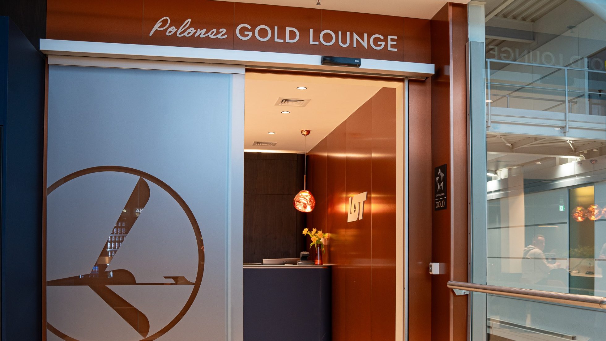 Entrance to Polonez Gold Lounge