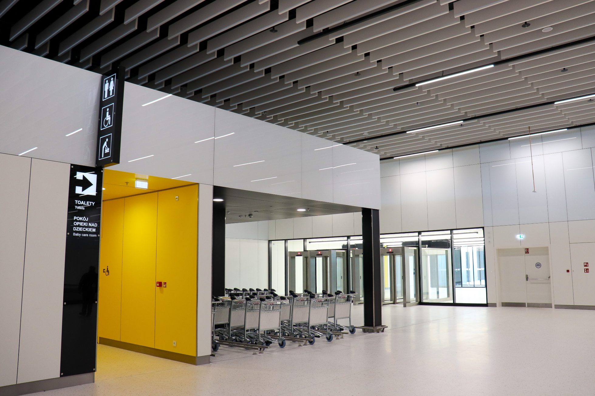 Salle de départ à l'aéroport de Radom