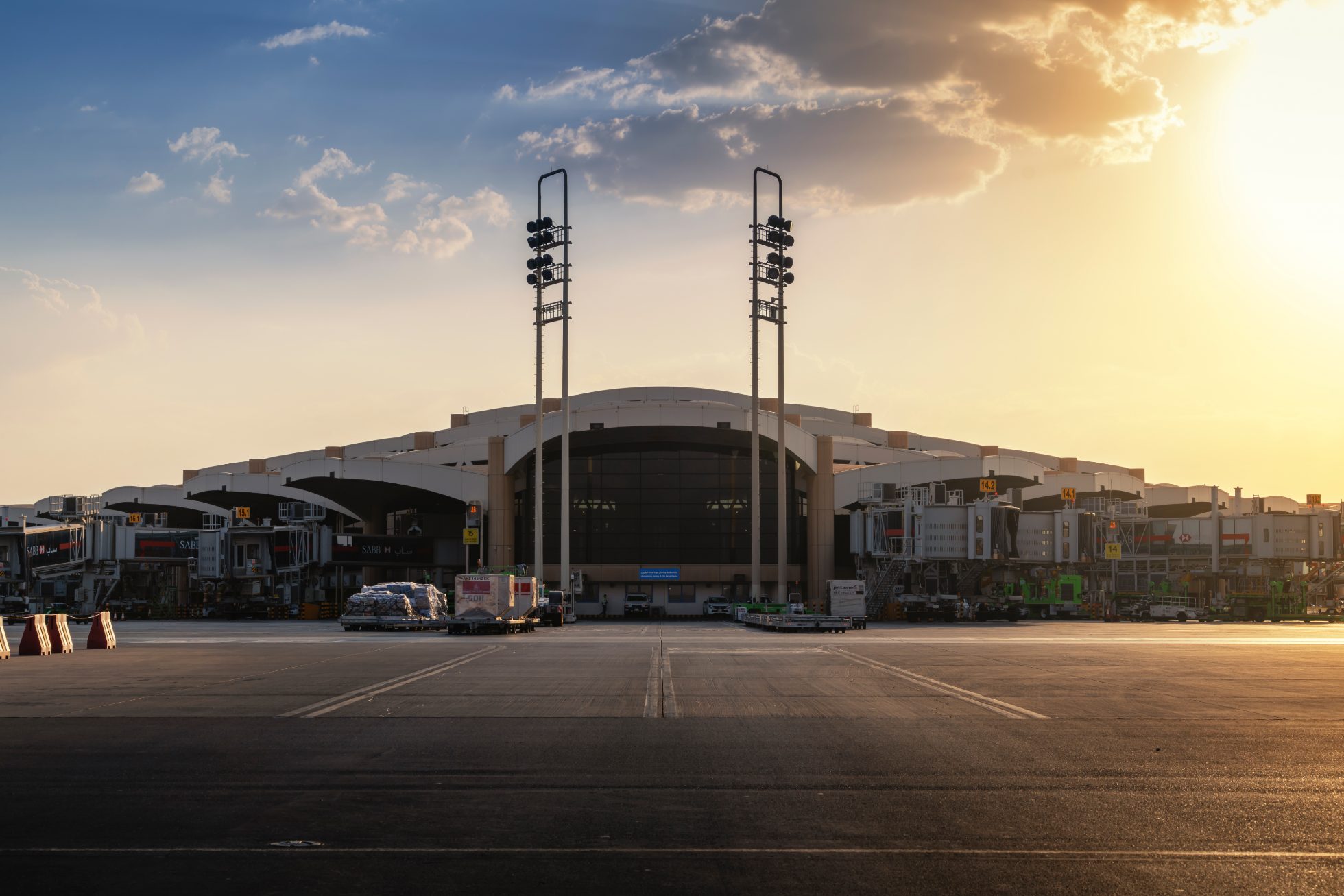 Terminal lotniska w Rijadzie - od frontu