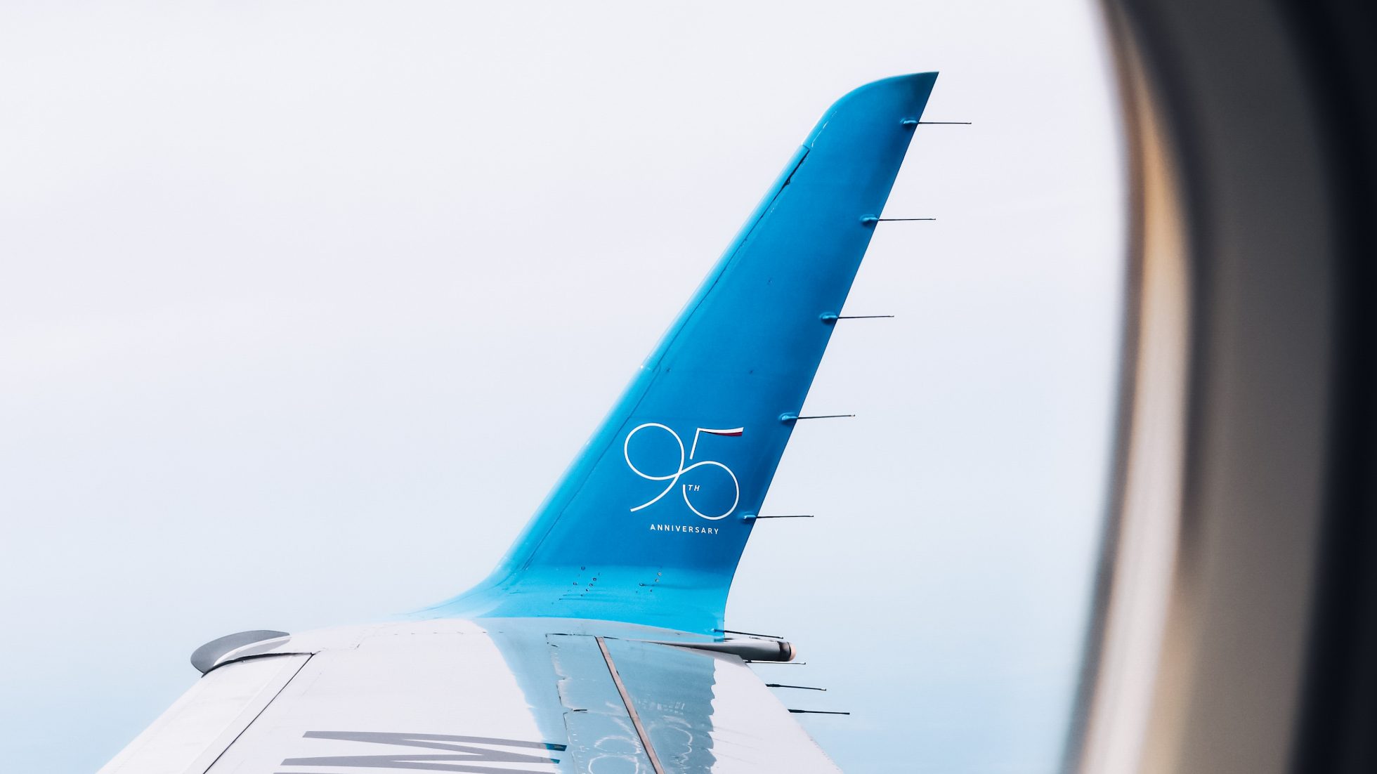 Winglet samolotu z logiem 95-lecia lotu