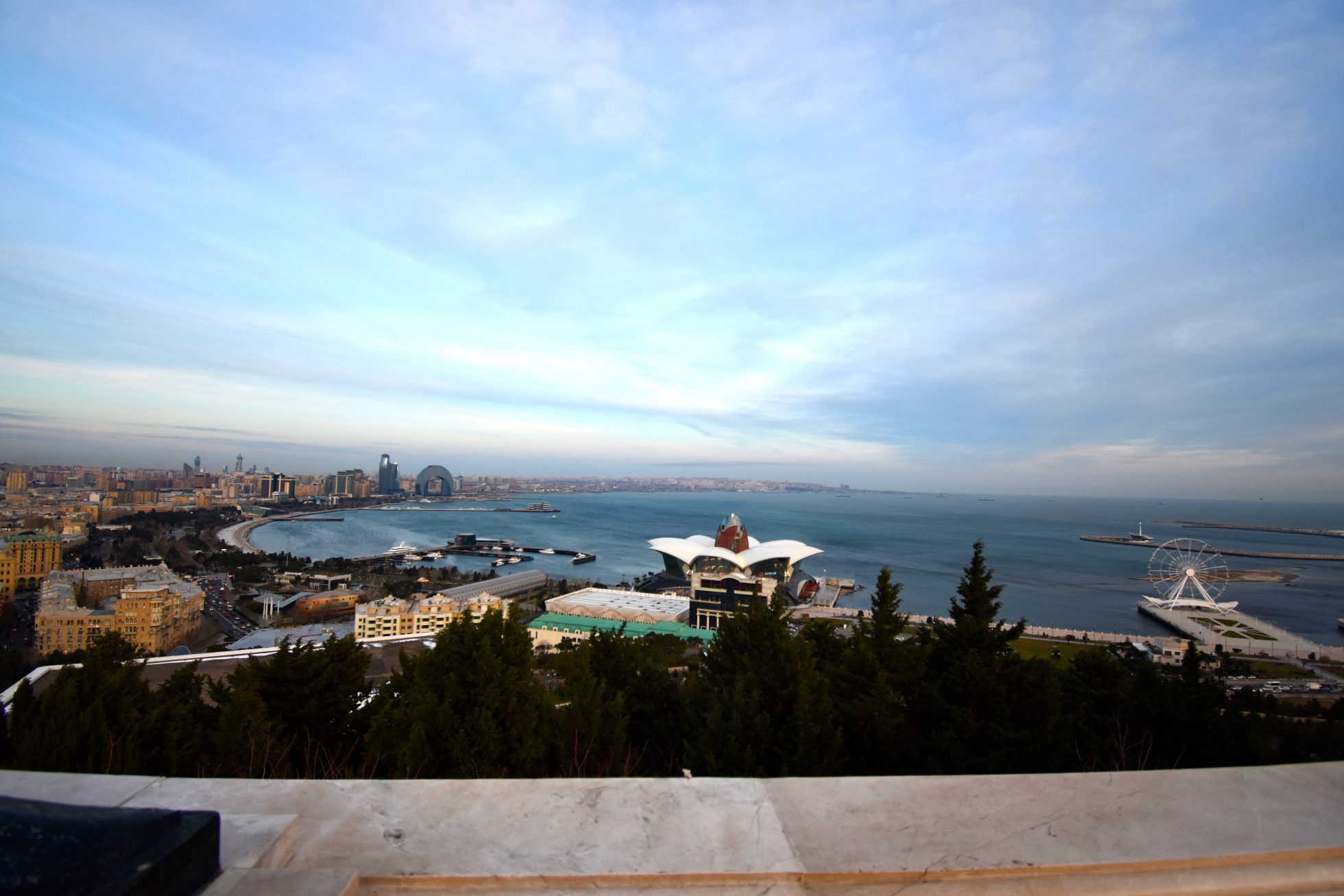 Panorama miasta Baku i wybrzeża