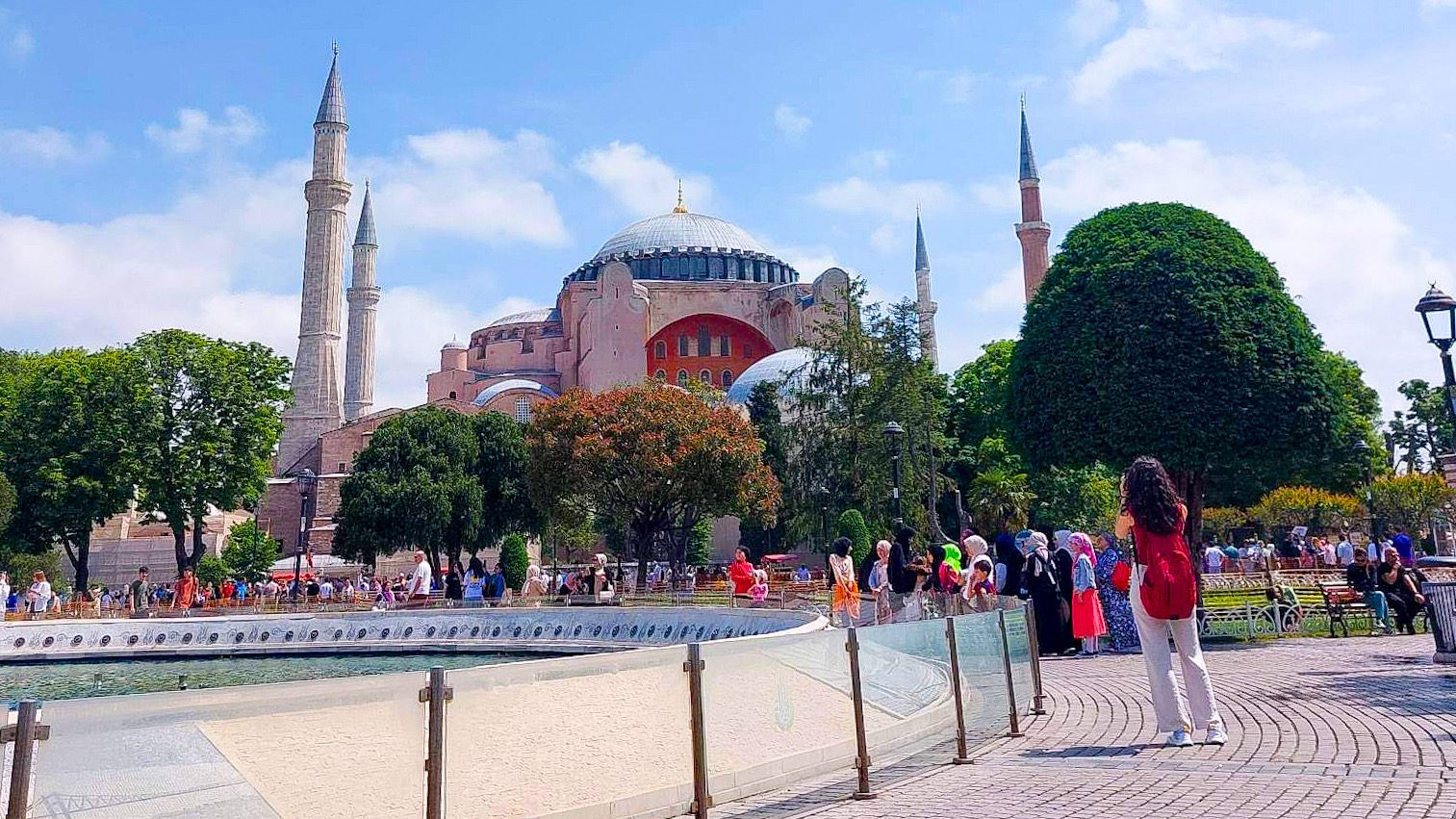 Park pomiędzy meczetem Hagia Sophia i Błękitnym Meczetem