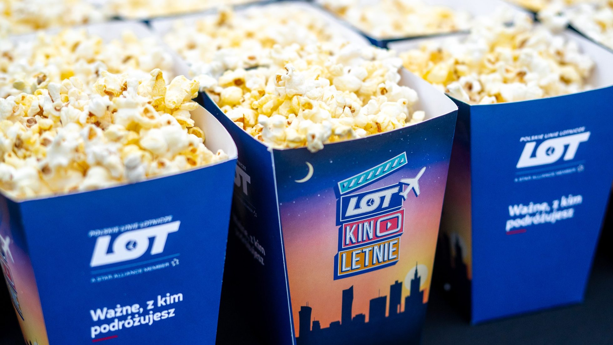 pudełka z popcornem - LOT kino letnie