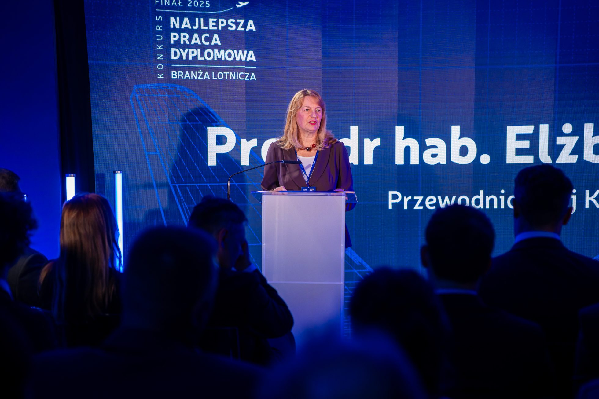Zdjęcie z Gali - osoby otrzymujące nagrody