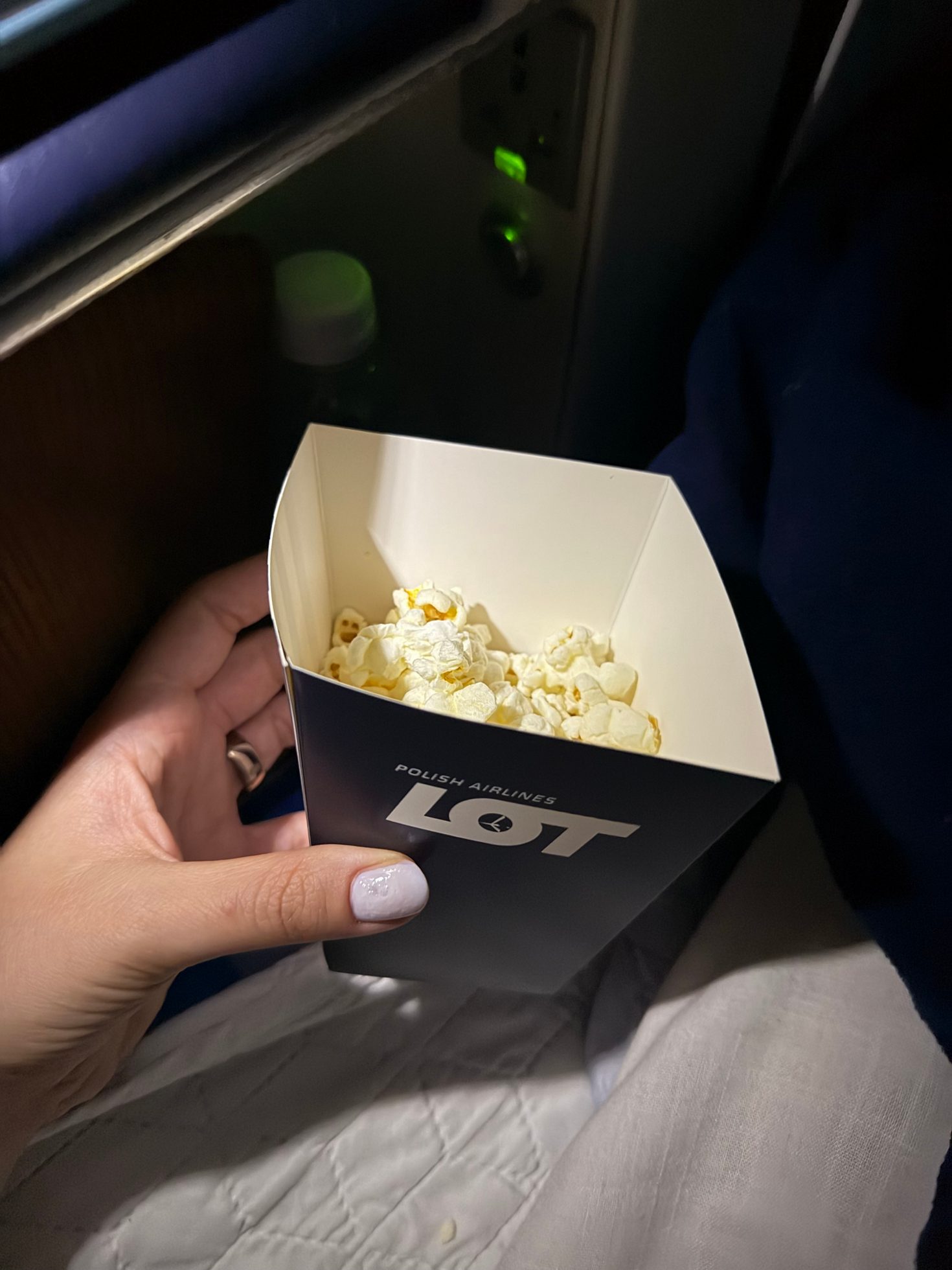 Popcorn w LOT Business Class