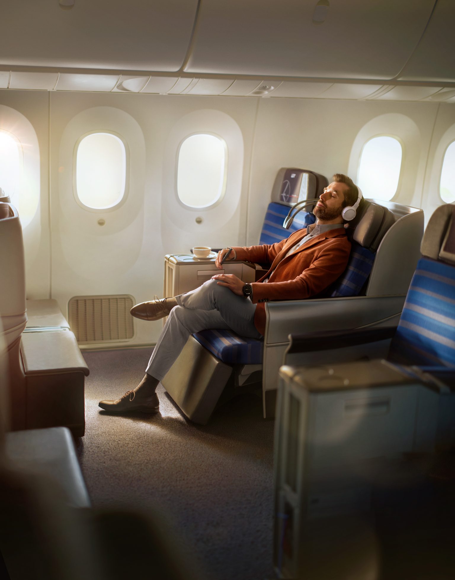 Utas pihen a LOT Business Class-on a Dreamliner fedélzetén.