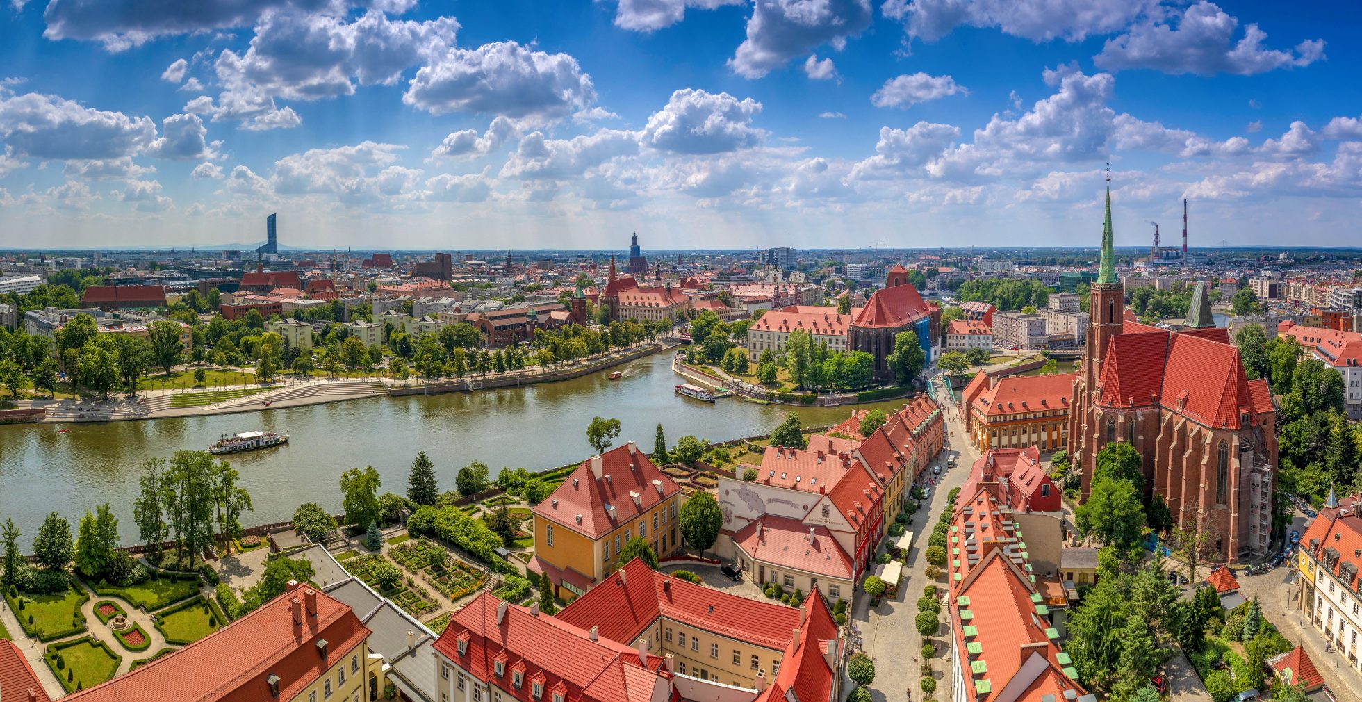 Widok z lotu ptaka na Stare Miasto we Wrocławiu.