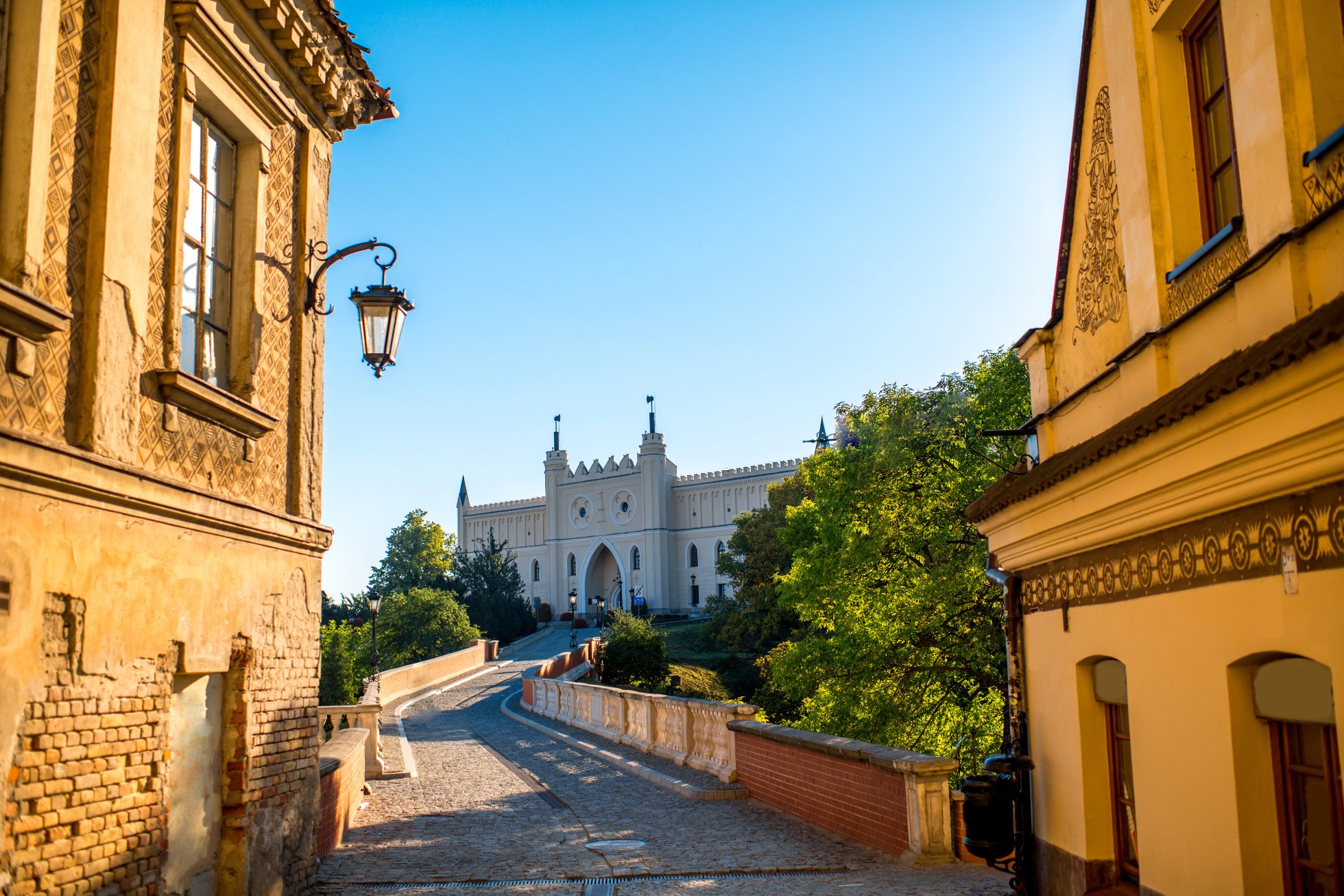Lublin: Majówka pełna słońca i zabawy! Odkryj piękno miasta i ciesz się wiosną.