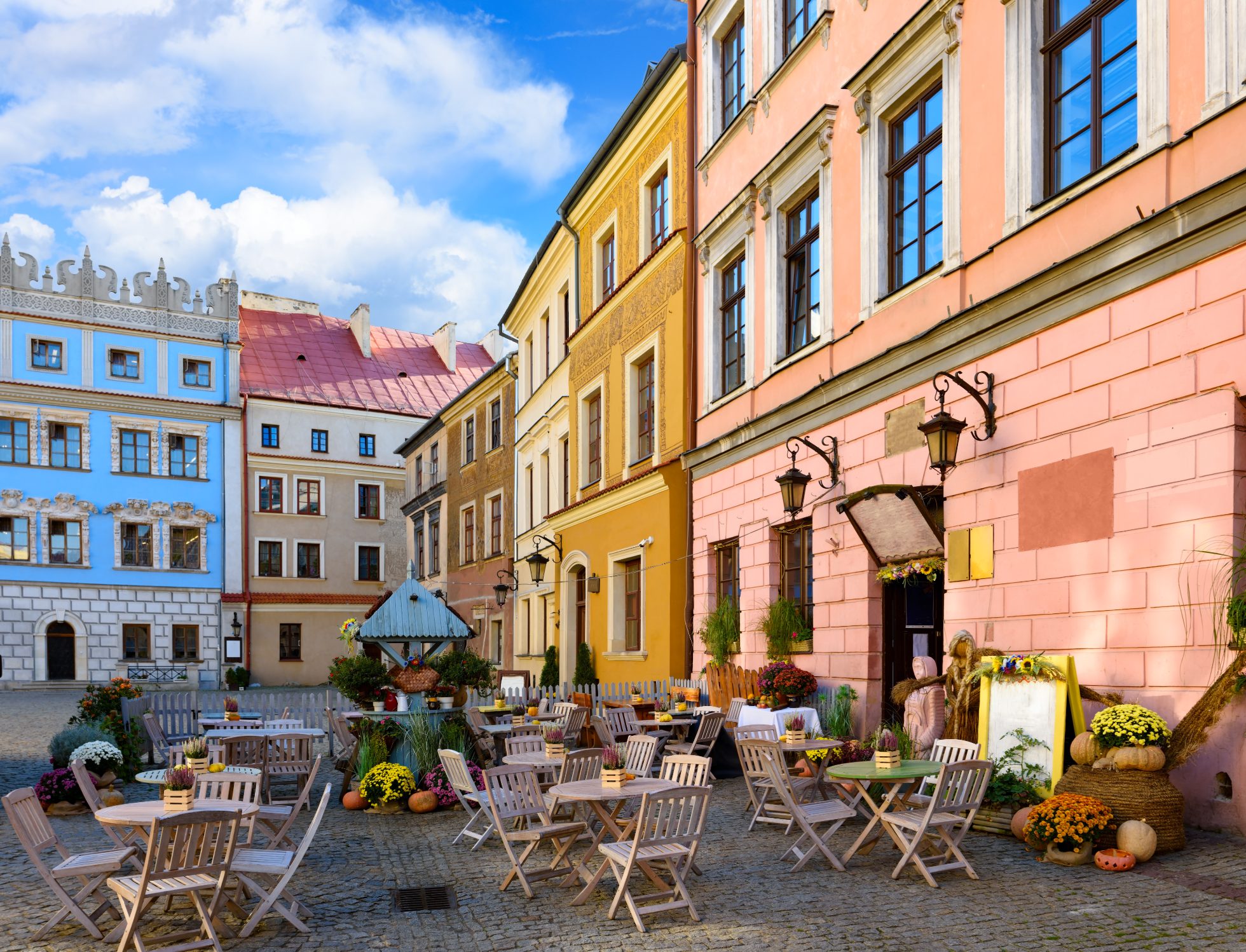 Ulica z kawiarniami w Lublinie, Polska
