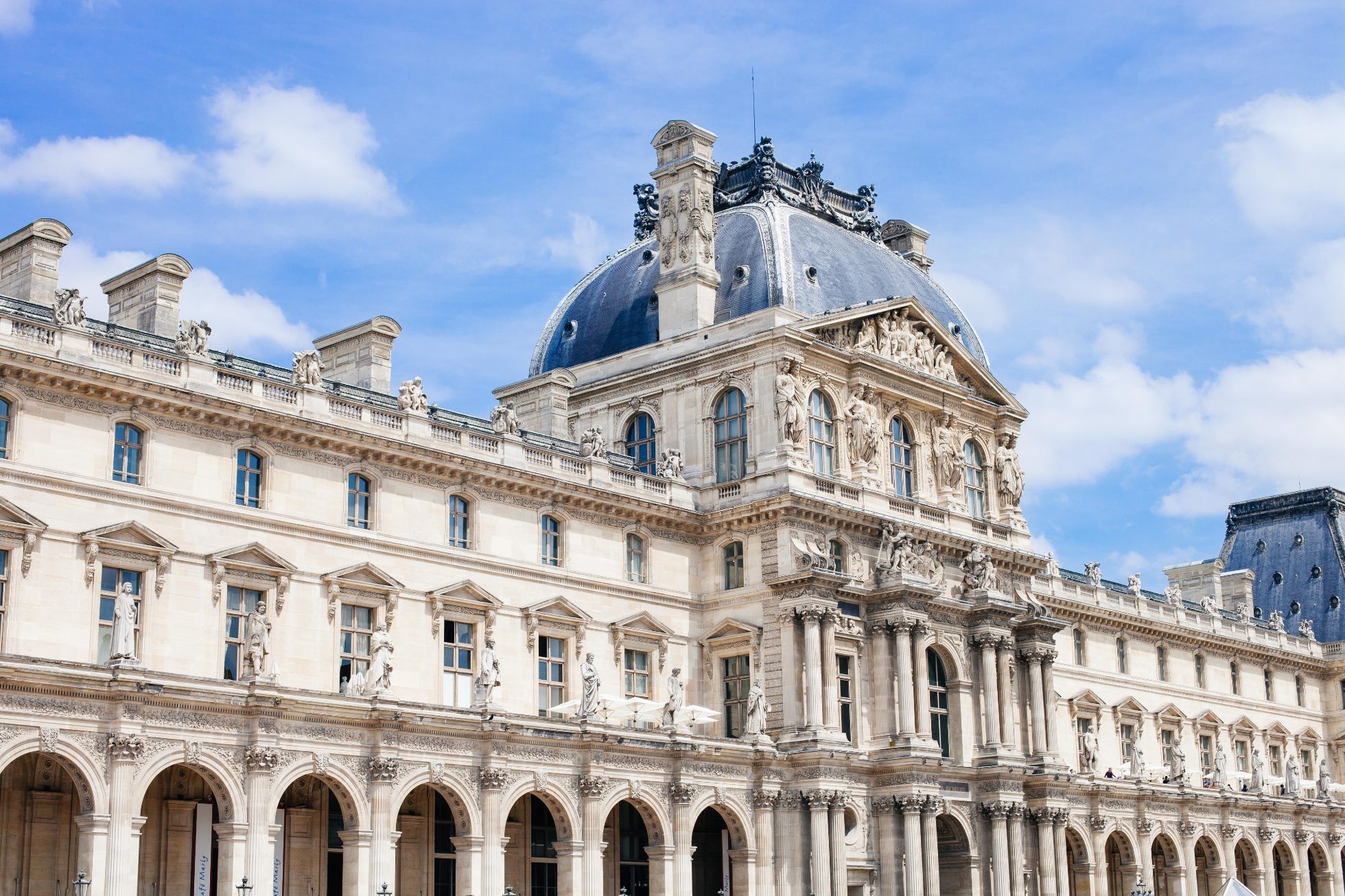 Front view at the Parisian Louvre Museum