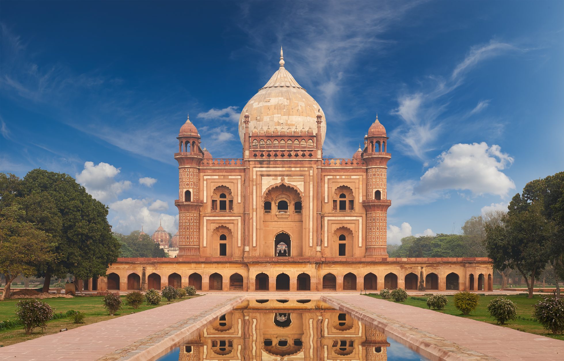 The tomb of the Indian emperor Humayun, resembling a palace in New Delhi, India.